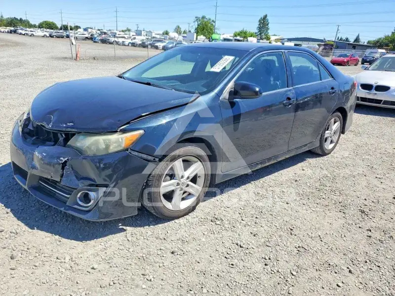 2013 Toyota CAMRY photo