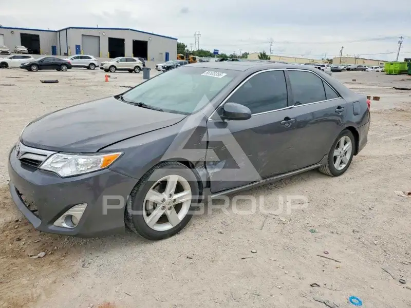 2013 Toyota CAMRY фото