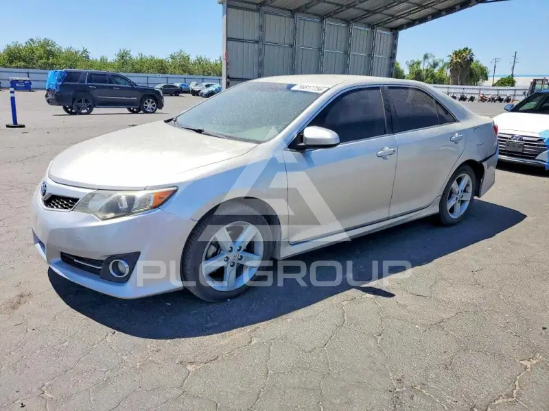 2013 Toyota CAMRY фото