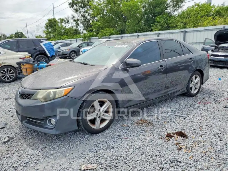 2013 Toyota CAMRY фото