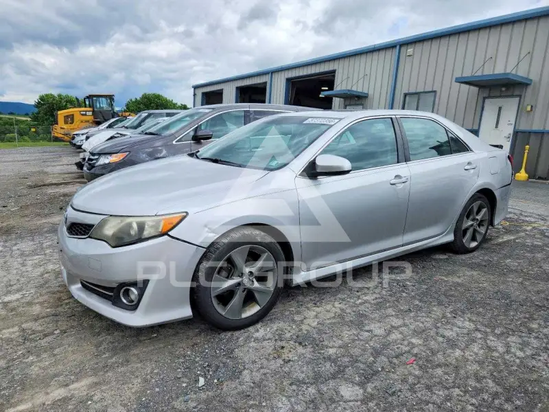 2013 Toyota CAMRY фото