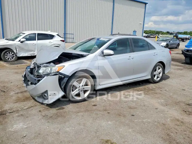 2013 Toyota CAMRY фото