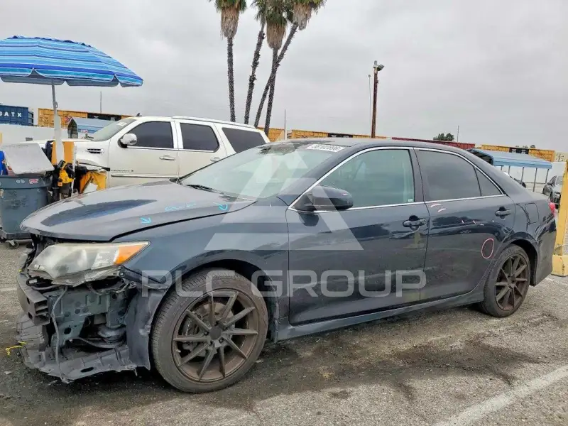 2013 Toyota CAMRY фото