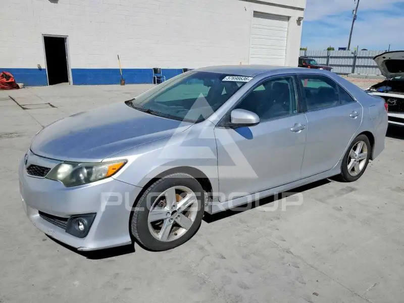 2013 Toyota CAMRY фото