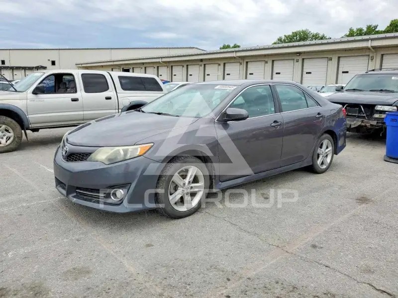 2013 Toyota CAMRY фото
