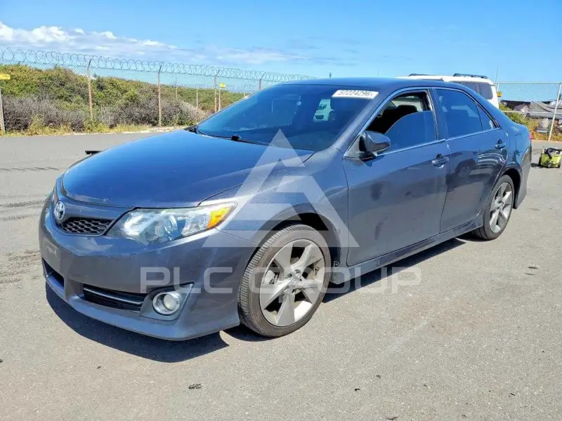 2013 Toyota CAMRY фото