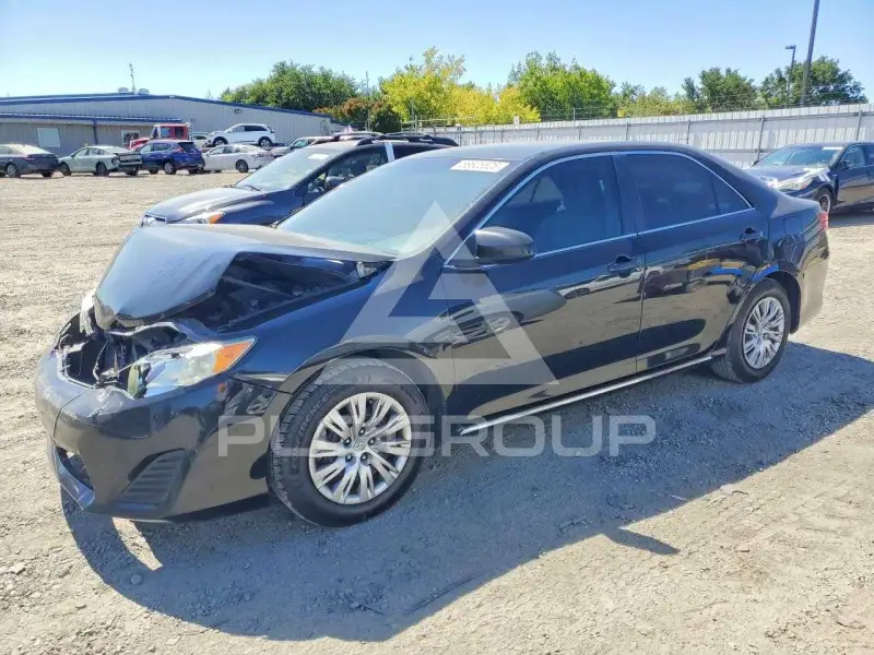 2013 Toyota CAMRY фото