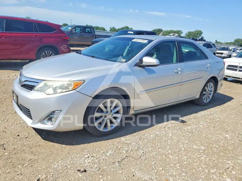 2013 Toyota CAMRY фото