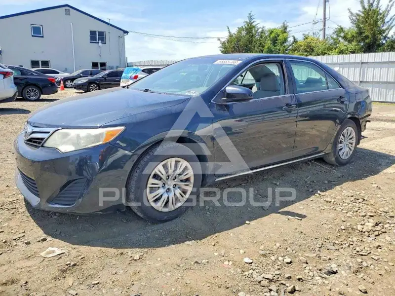 2013 Toyota CAMRY фото
