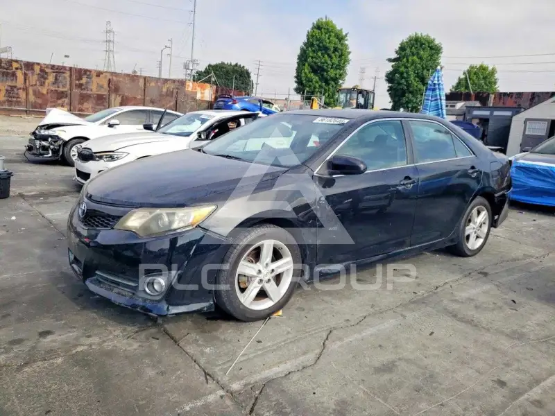 2013 Toyota CAMRY photo