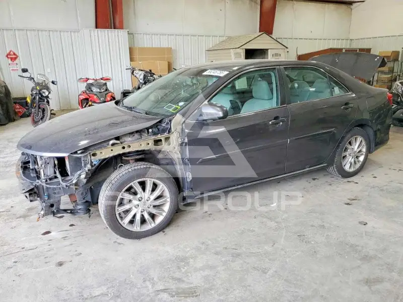 2013 Toyota CAMRY фото