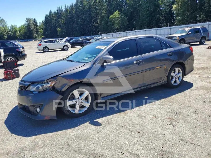 2013 Toyota CAMRY фото