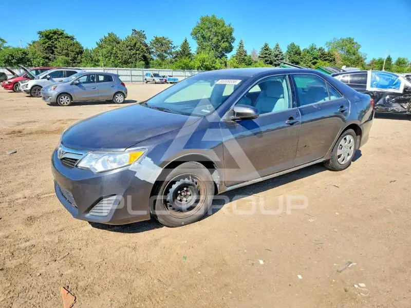 2013 Toyota CAMRY фото