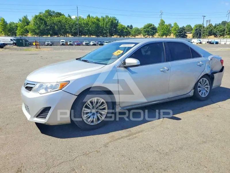 2013 Toyota CAMRY фото