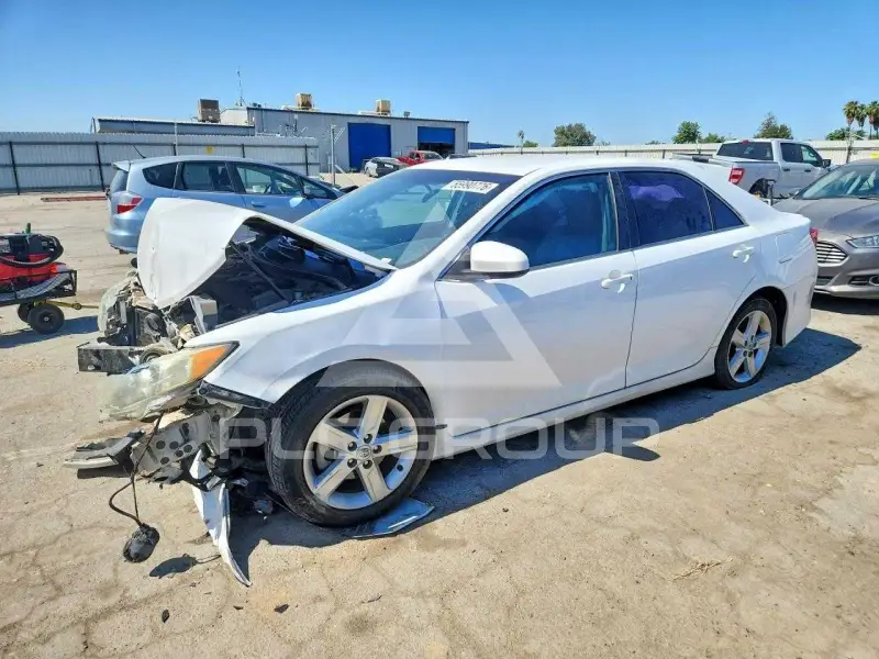 2013 Toyota CAMRY фото