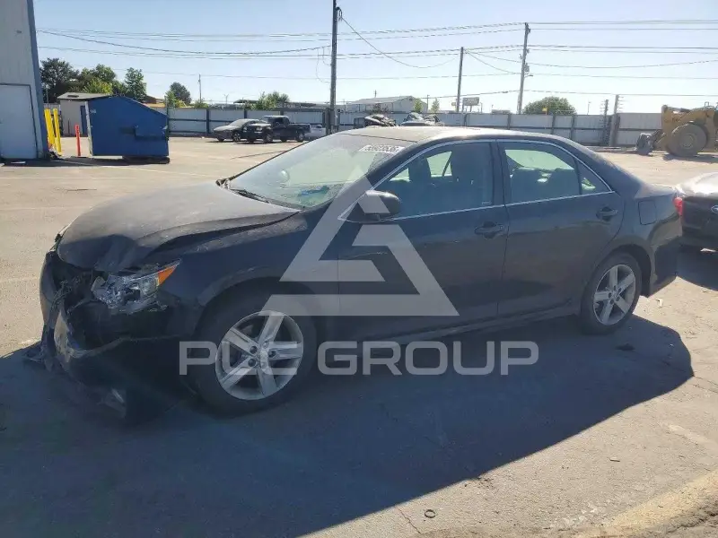 2013 Toyota CAMRY фото