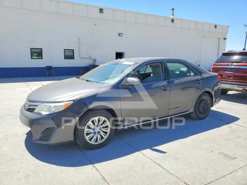 2013 Toyota CAMRY фото