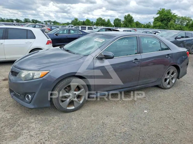 2013 Toyota CAMRY фото