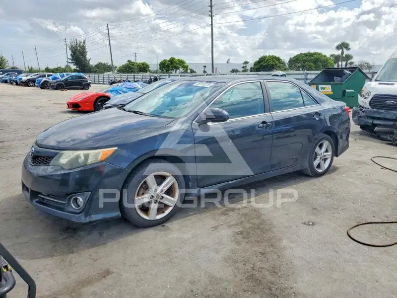 2013 Toyota CAMRY photo