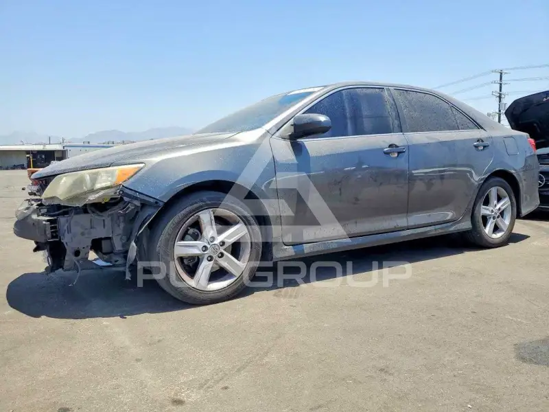 2013 Toyota CAMRY фото