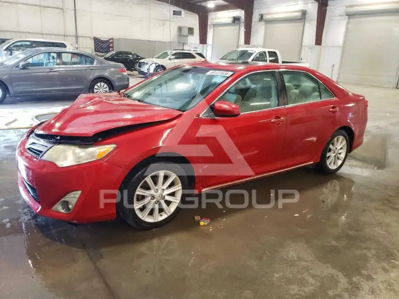 2013 Toyota CAMRY фото