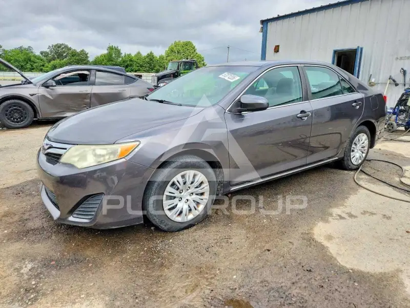 2013 Toyota CAMRY фото