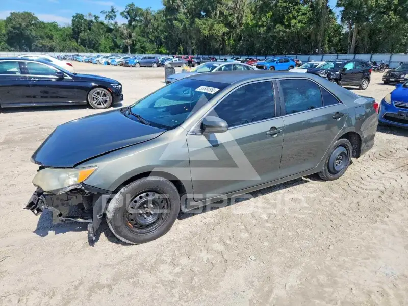 2013 Toyota CAMRY фото
