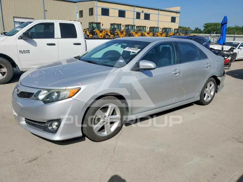 2013 Toyota CAMRY photo