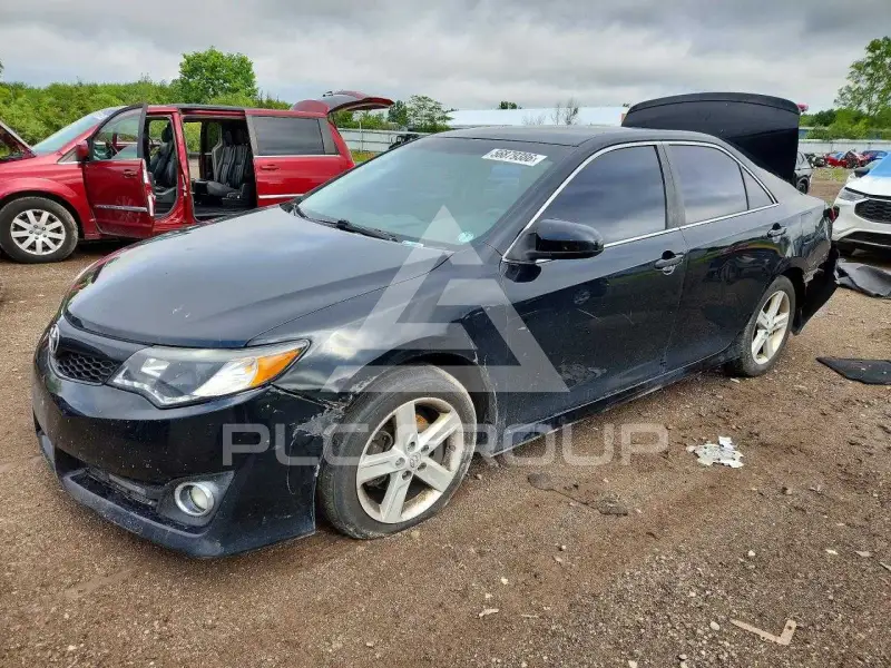 2013 Toyota CAMRY фото