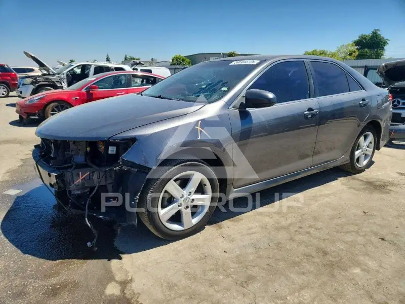 2013 Toyota CAMRY фото