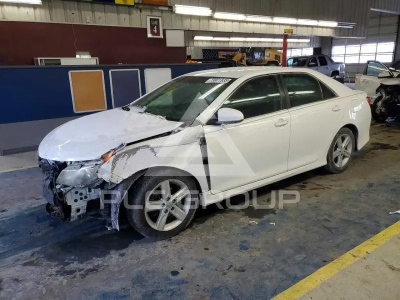 2013 Toyota CAMRY фото