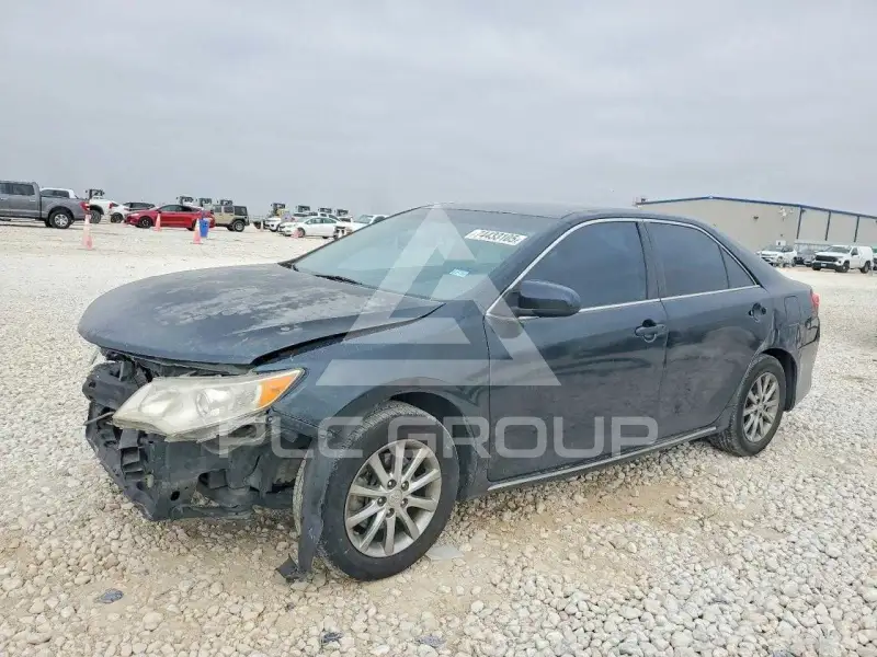 2013 Toyota CAMRY фото