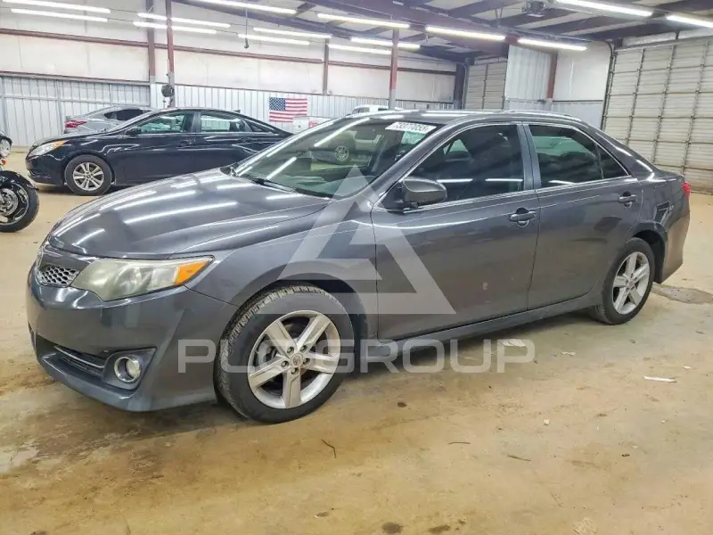 2013 Toyota CAMRY фото