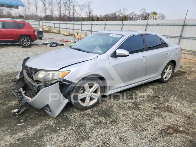 2013 Toyota CAMRY фото