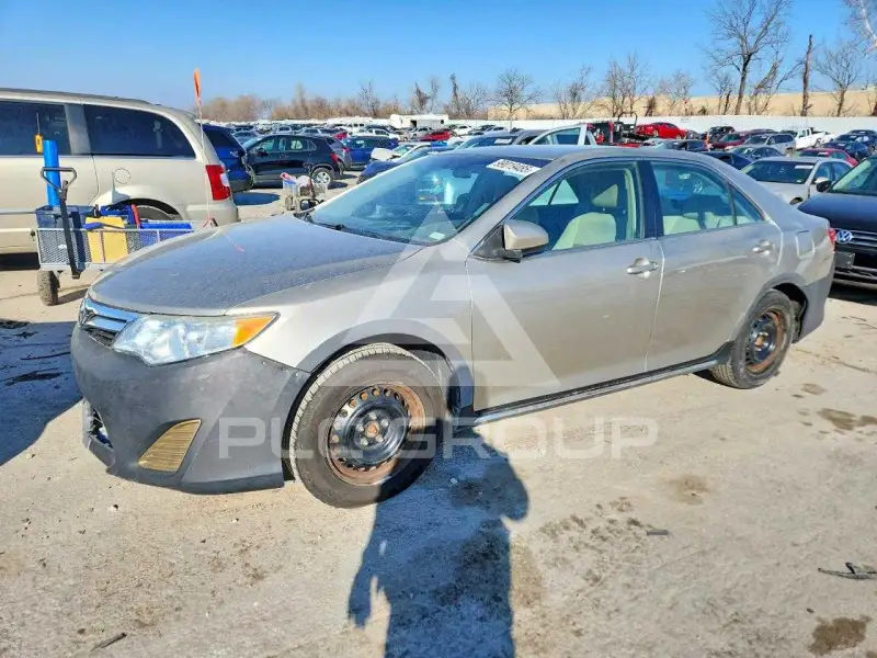 2013 Toyota CAMRY фото