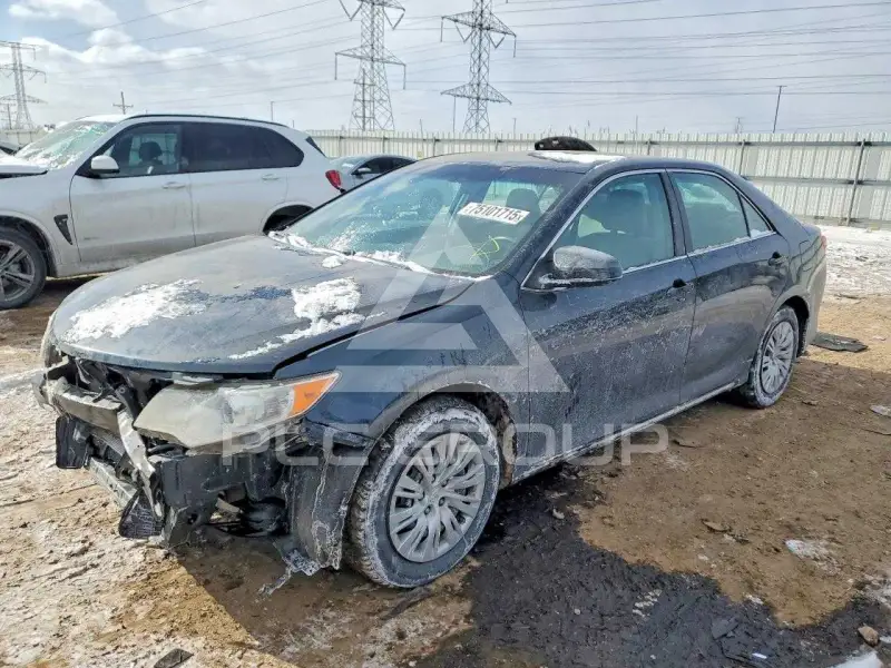 2013 Toyota CAMRY фото