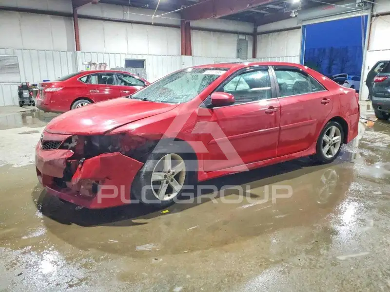2013 Toyota CAMRY фото