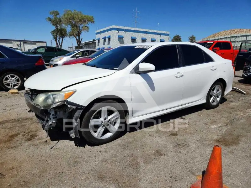 2013 Toyota CAMRY фото
