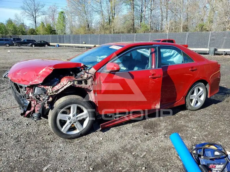 2013 Toyota CAMRY фото