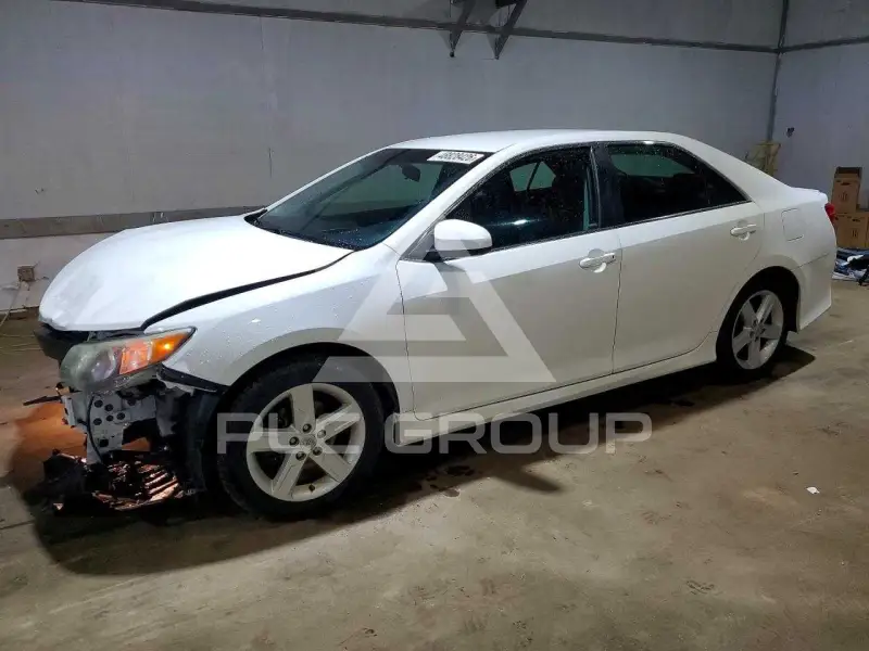 2013 Toyota CAMRY photo
