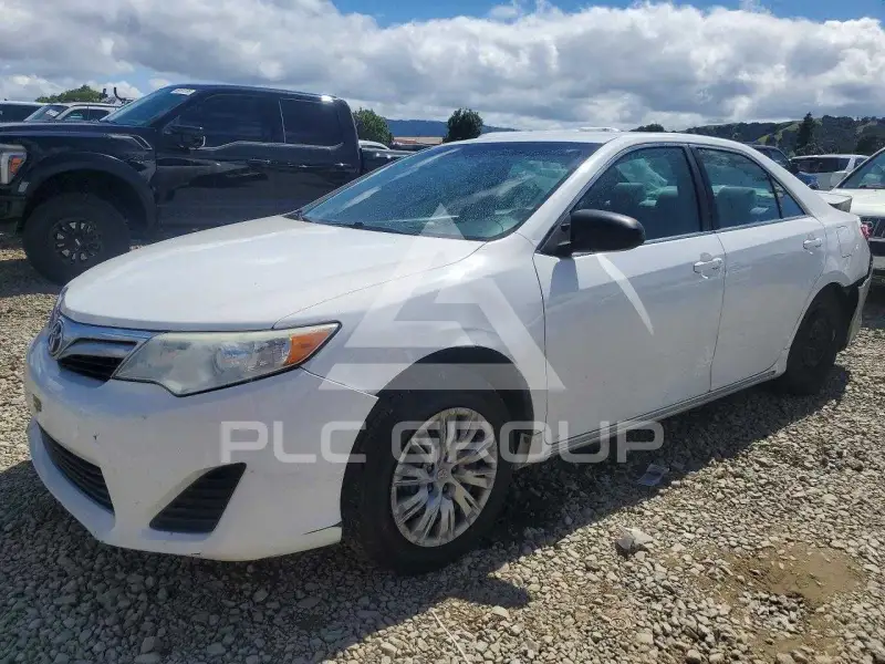 2013 Toyota CAMRY фото