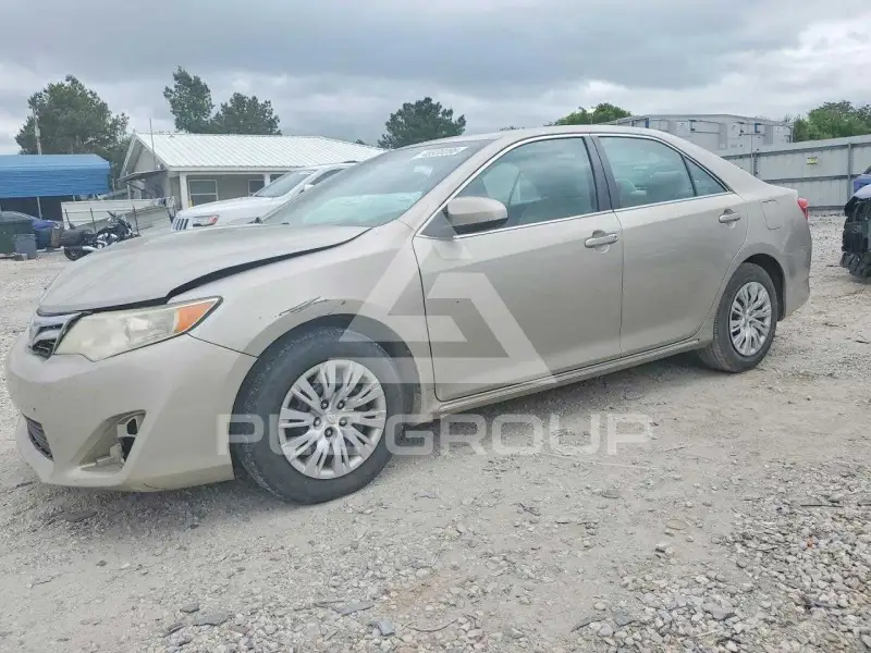 2013 Toyota CAMRY photo