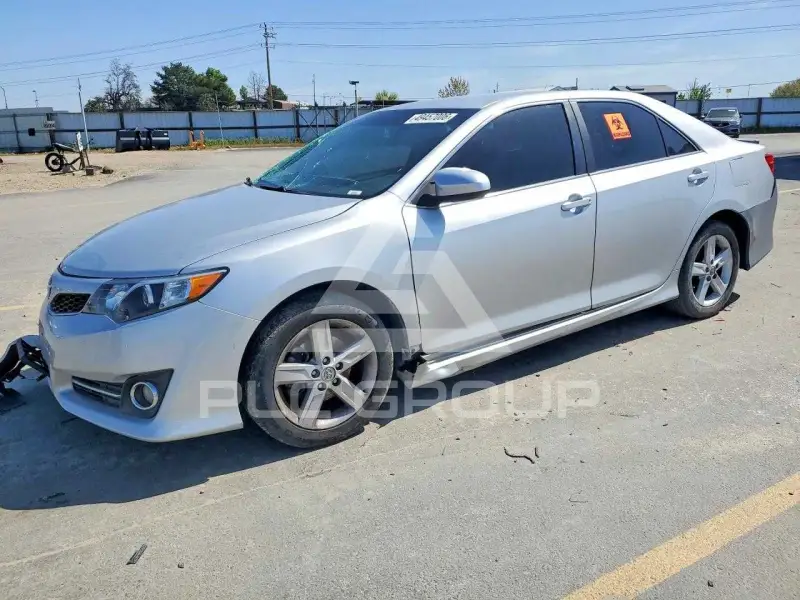 2013 Toyota CAMRY фото