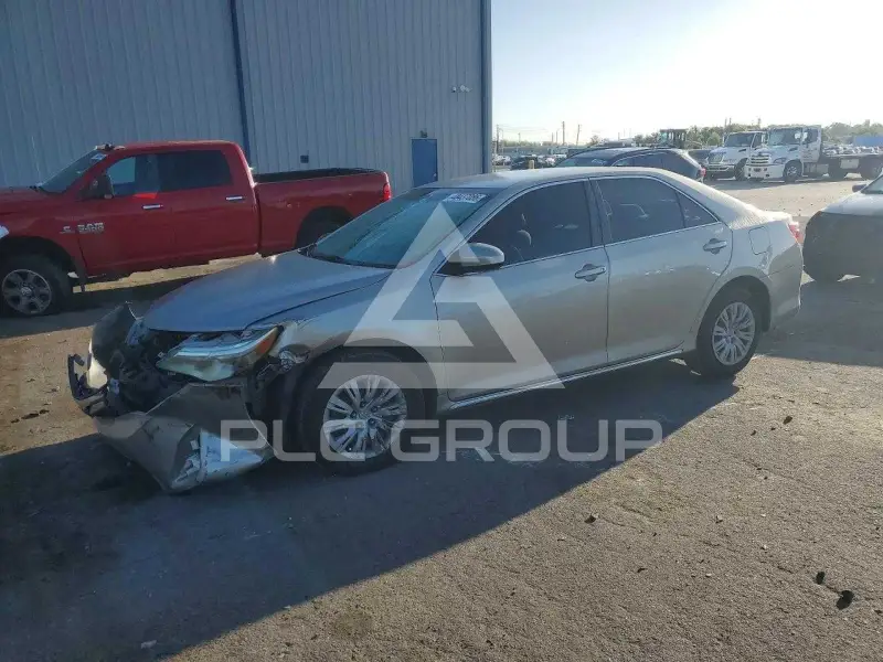 2013 Toyota CAMRY фото