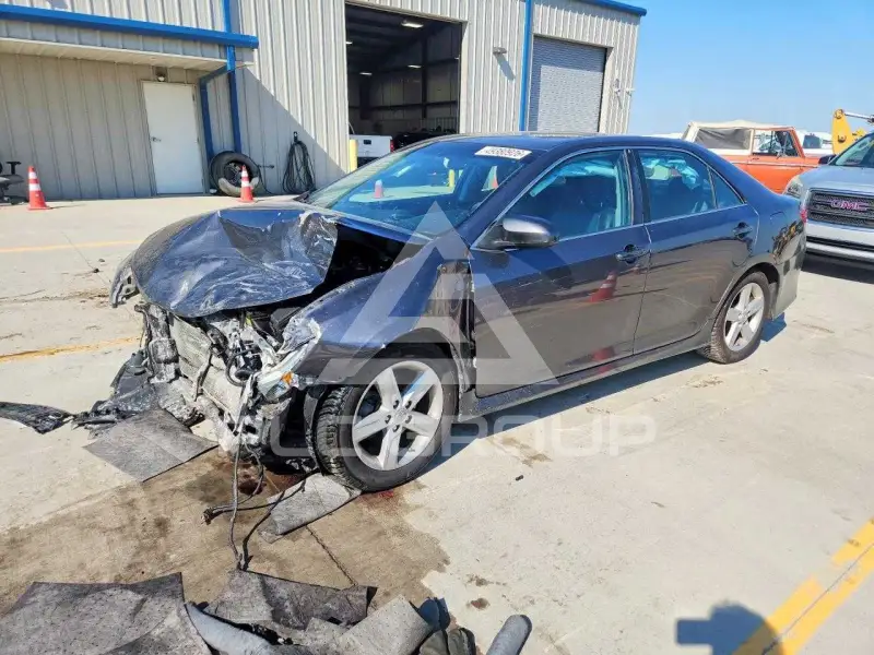 2013 Toyota CAMRY фото