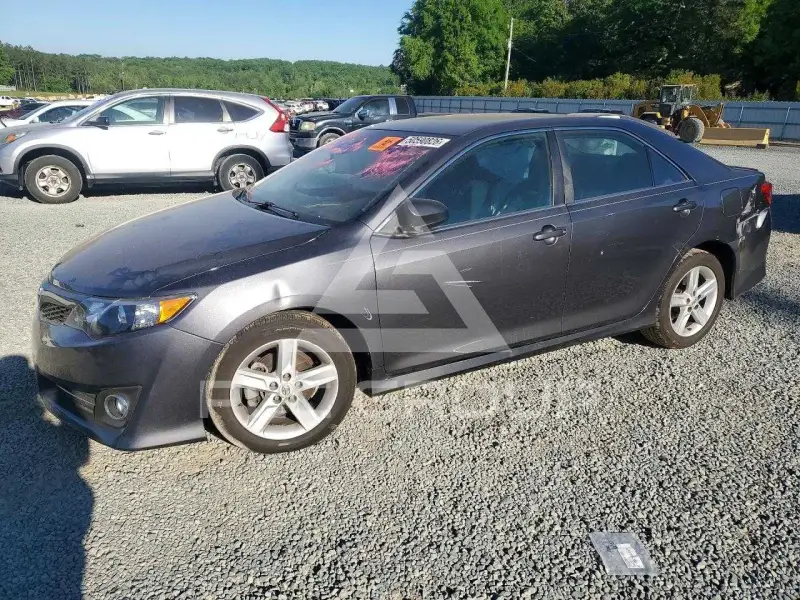 2013 Toyota CAMRY фото