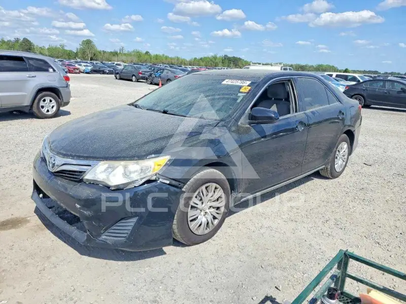 2013 Toyota CAMRY фото