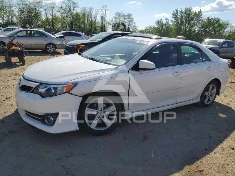 2013 Toyota CAMRY фото
