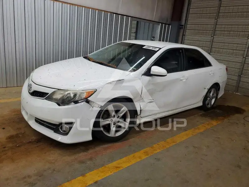 2013 Toyota CAMRY фото