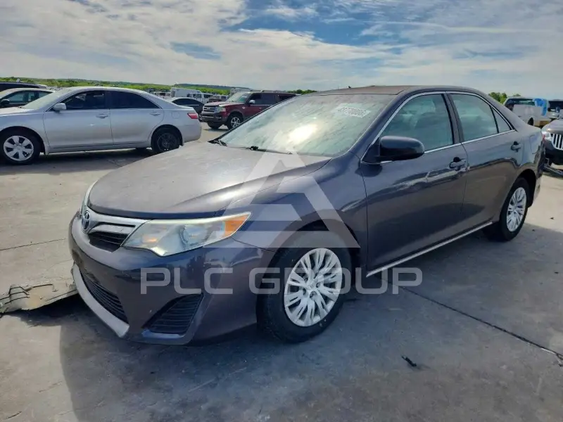 2013 Toyota CAMRY фото